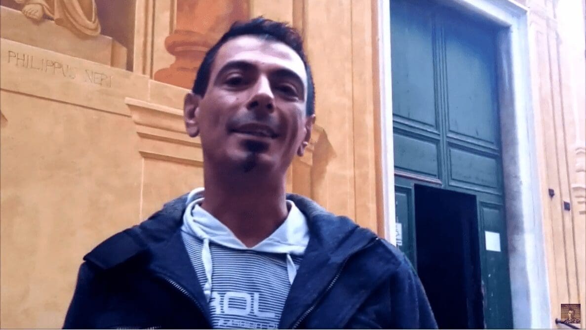 PEDOFILIA Spotorno, milioni di casi di pedofilia come questo nascosti in tutto il mondo.wmv